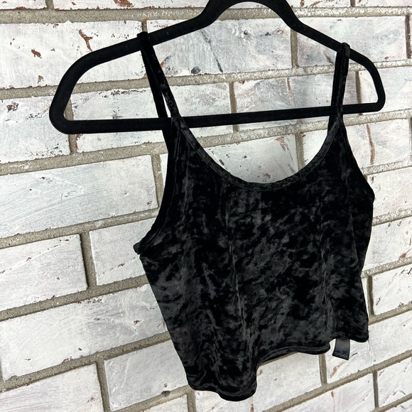 Topshop | Black Velvet Crop Top - Picture 3 of 9
